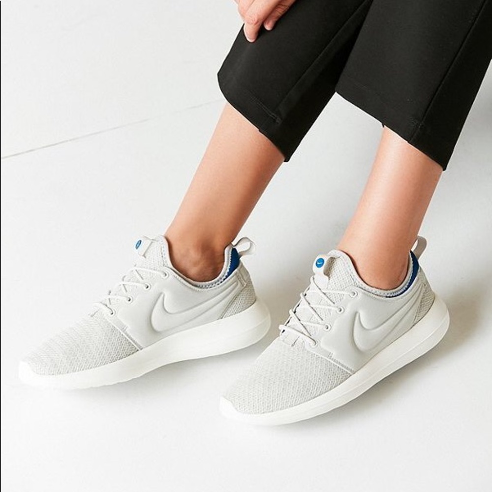 Brand New Nike Roshe Two Light Bone - Picture 2 of 5
